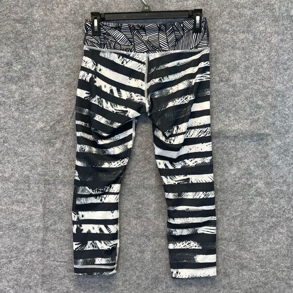 LULULEMON Leggings Size 6 Black White Striped Wunder Under Crop II Shady Palms - Picture 9 of 13